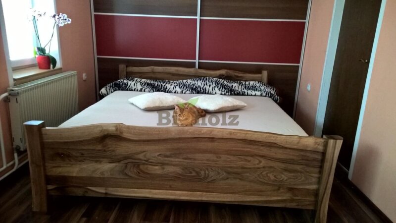 Nussholz Bett – Bild 3