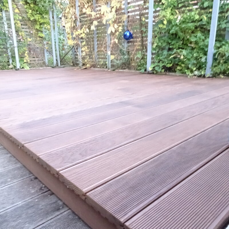 Holzterrasse-Thermoesche