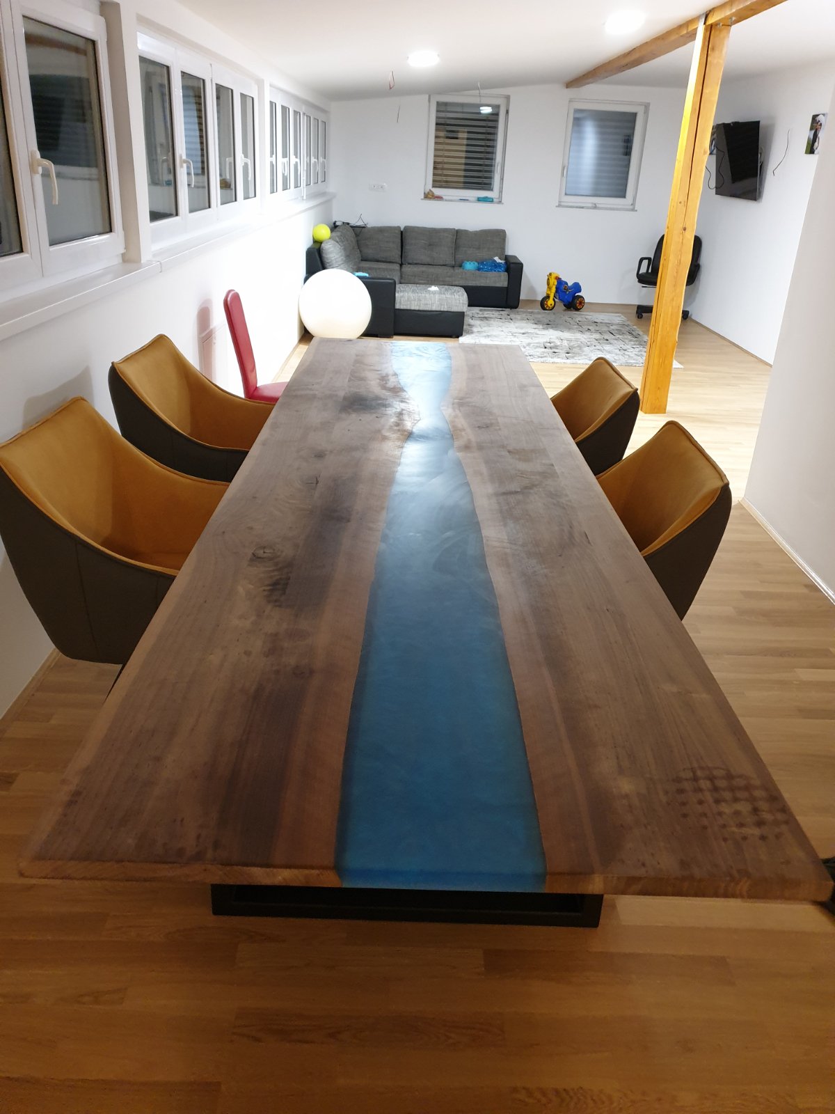 Nusstisch "Epoxy" – Bild 2