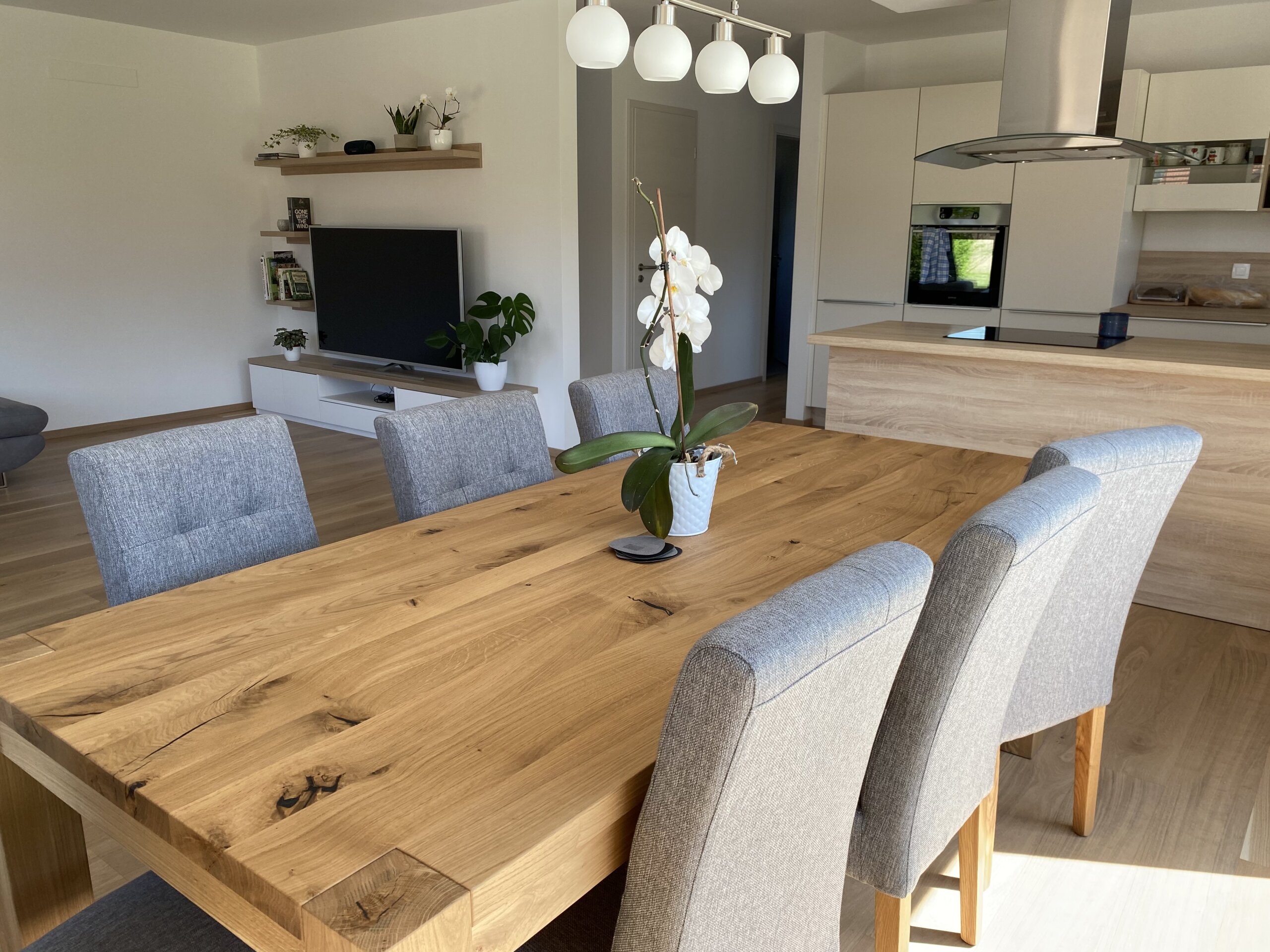 Klassischer Massivholz-Eichentisch 200 × 90 cm – Rustikale Eleganz & Zeitlose Qualität Jetzt –7%: 1.290 EUR