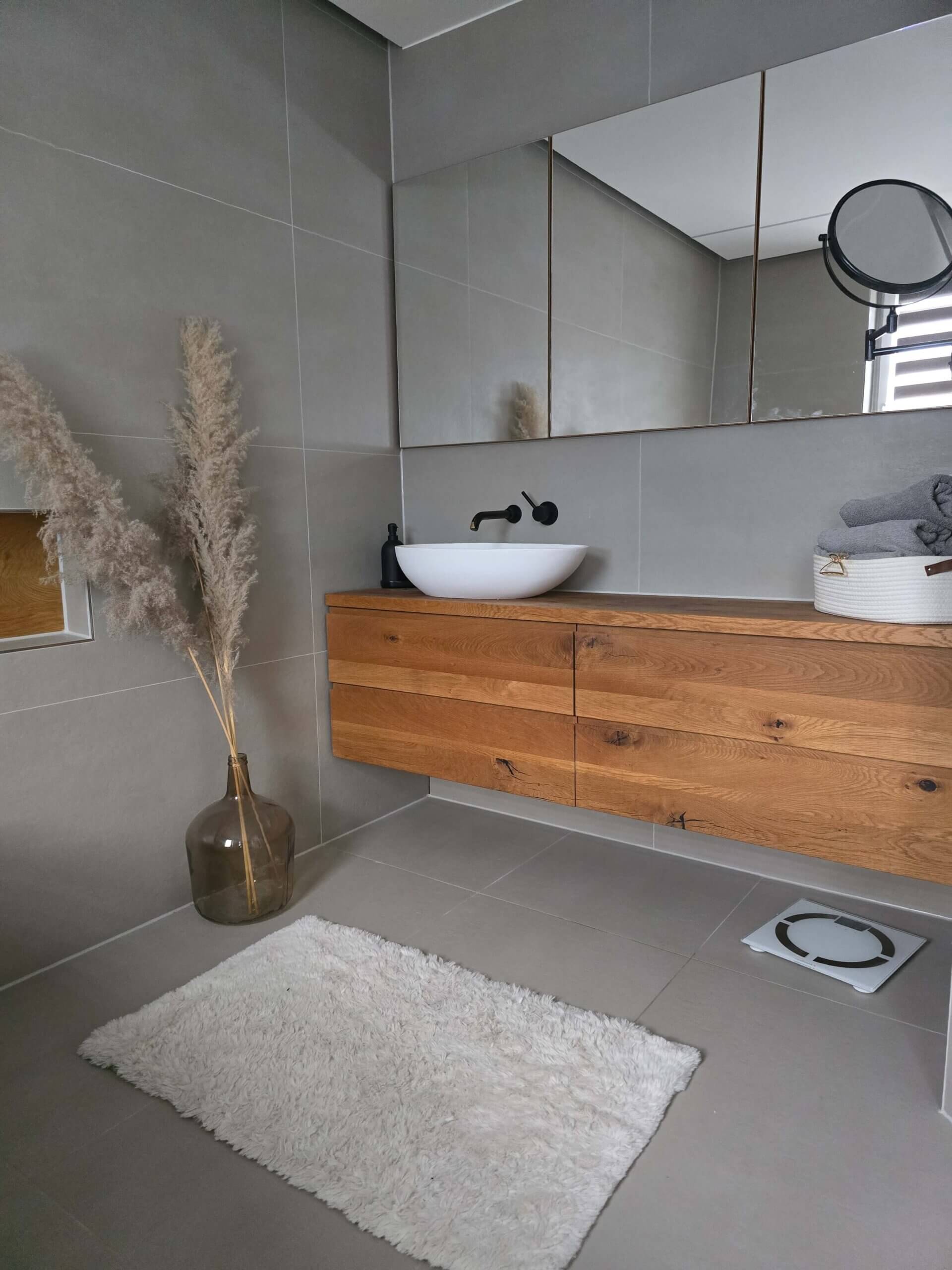 Eichenholz-Badmöbel – natürliche Eleganz und Funktionalität – Bild 2