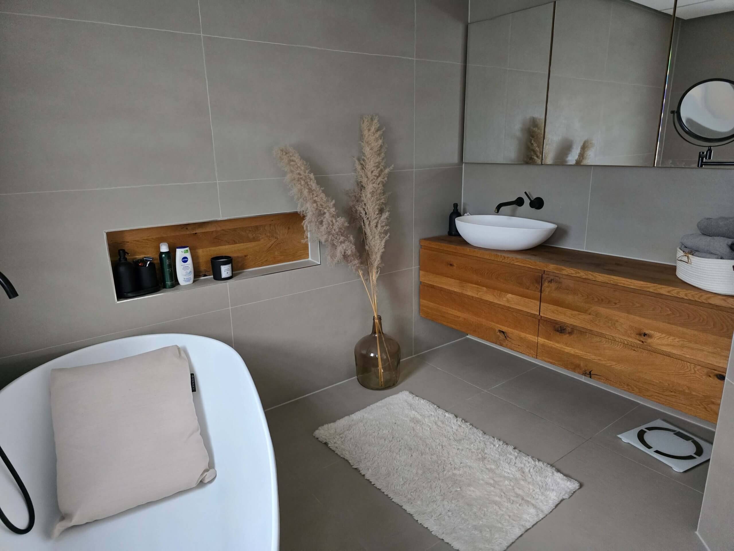 Eichenholz-Badmöbel – natürliche Eleganz und Funktionalität