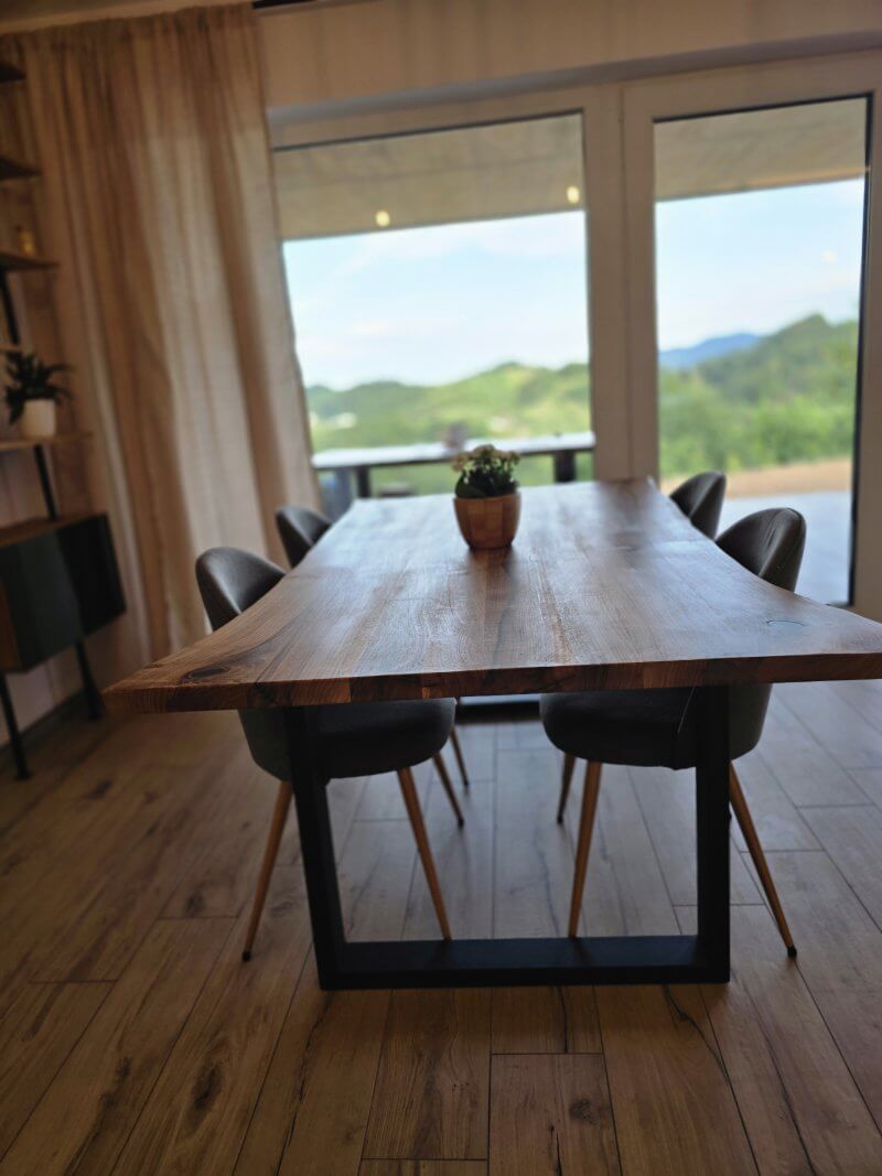 Einzigartiger Tisch aus massivem Nussbaumholz mit natürlicher Kante - 200 x 90 cm – Bild 5