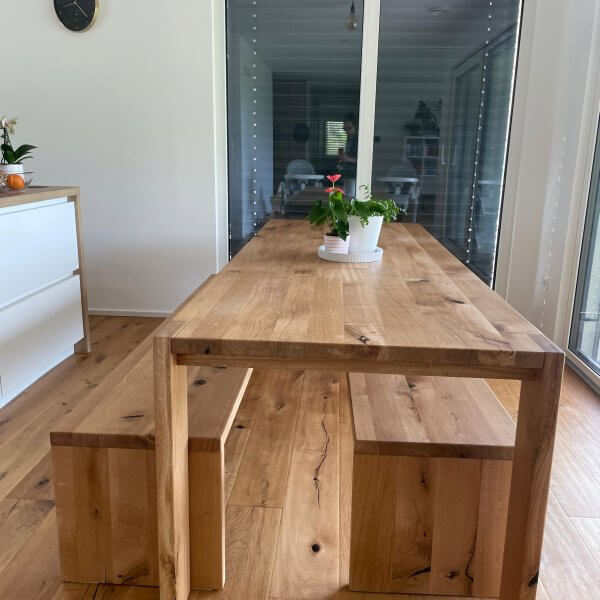 Esstisch aus Eiche mit zwei Bänken – 240 × 100 cm