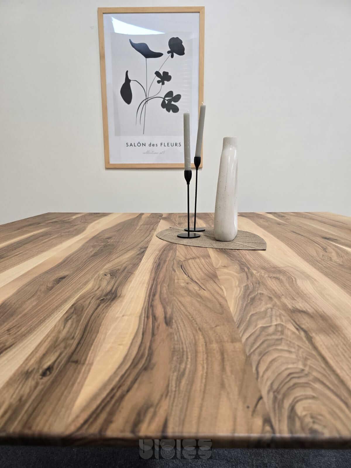 Nussbaum, Naturöl: Tischplatte 160 x 160 cm aus unserer Werkstatt